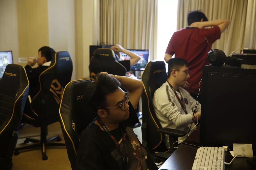 也兼顾战场 也兼顾战场